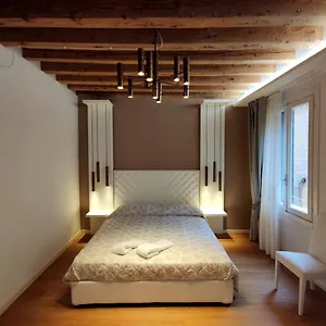  Apartment Deluxe 3 Bedroom Flat In Rialto Italy